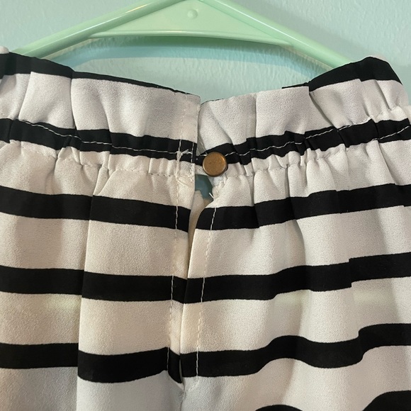 EUC Downeast striped embroidered short sleeve blouse - Picture 3 of 6